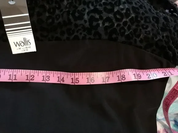 Wallis Top Size M 40 Inch Bust 27 Long Black Long Sleeves Super Soft - Picture 8 of 12